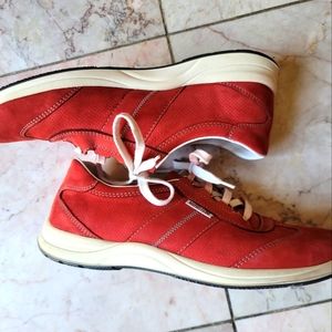 Mephisto runoff air jet red shoes, size 9